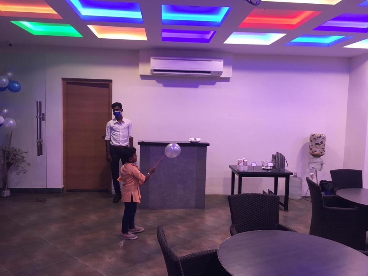 Urvashi Residency Hotel Chennai Ngoại thất bức ảnh