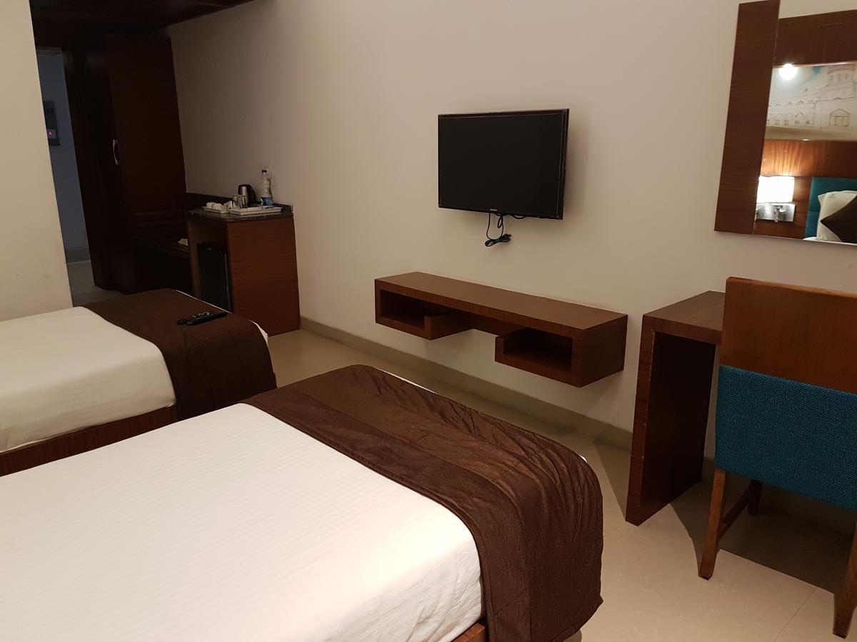 Urvashi Residency Hotel Chennai Ngoại thất bức ảnh