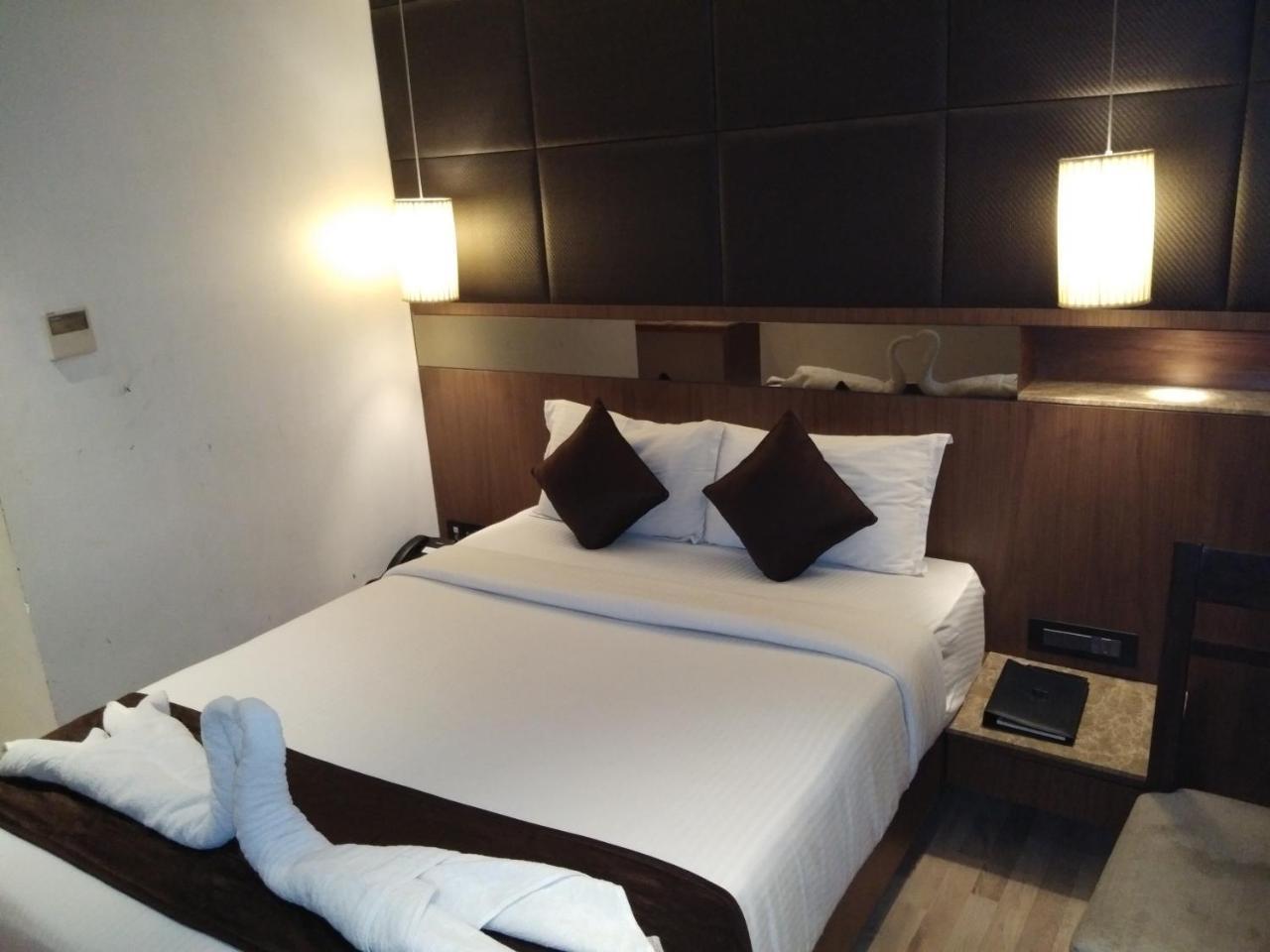 Urvashi Residency Hotel Chennai Ngoại thất bức ảnh
